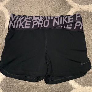 Nike Women’s 3 inch intertwist dri-fit shorts